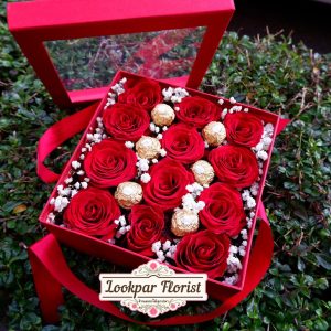 กล่องดอกกุหลาบแดง 12 ดอก + เฟอเรโร่ รอชเชอร์ 6 ลูก