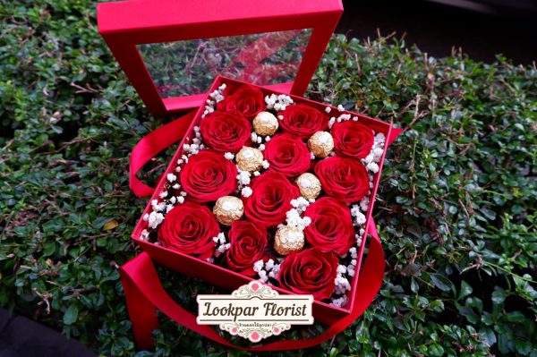 กล่องดอกกุหลาบแดง 12 ดอก + เฟอเรโร่ รอชเชอร์ 6 ลูก